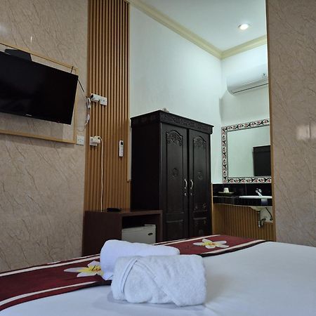Frangipani Homestay Нуса Дуа Екстериор снимка
