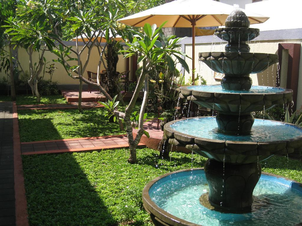 Frangipani Homestay Нуса Дуа Екстериор снимка