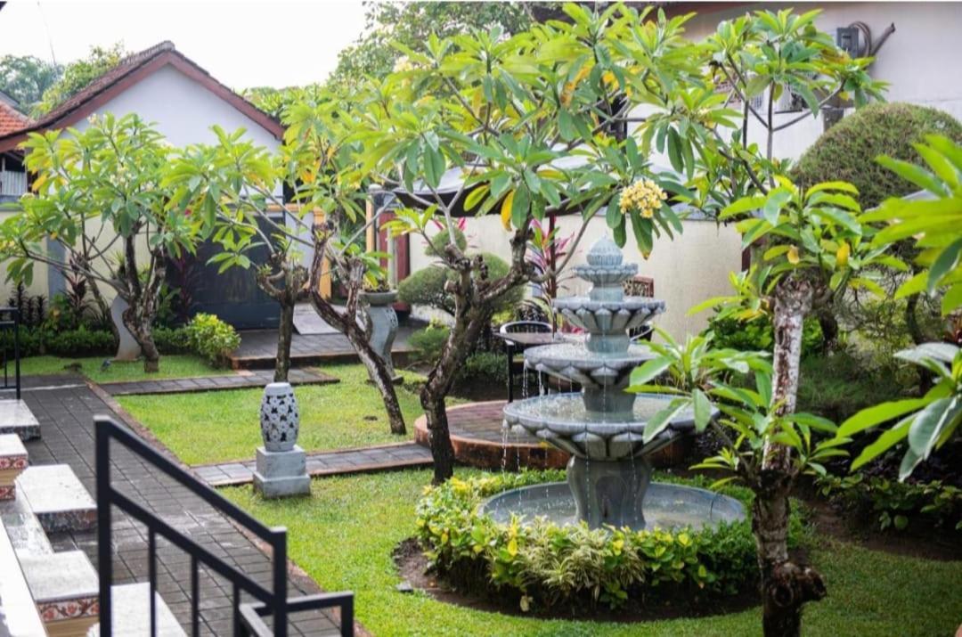 Frangipani Homestay Нуса Дуа Екстериор снимка