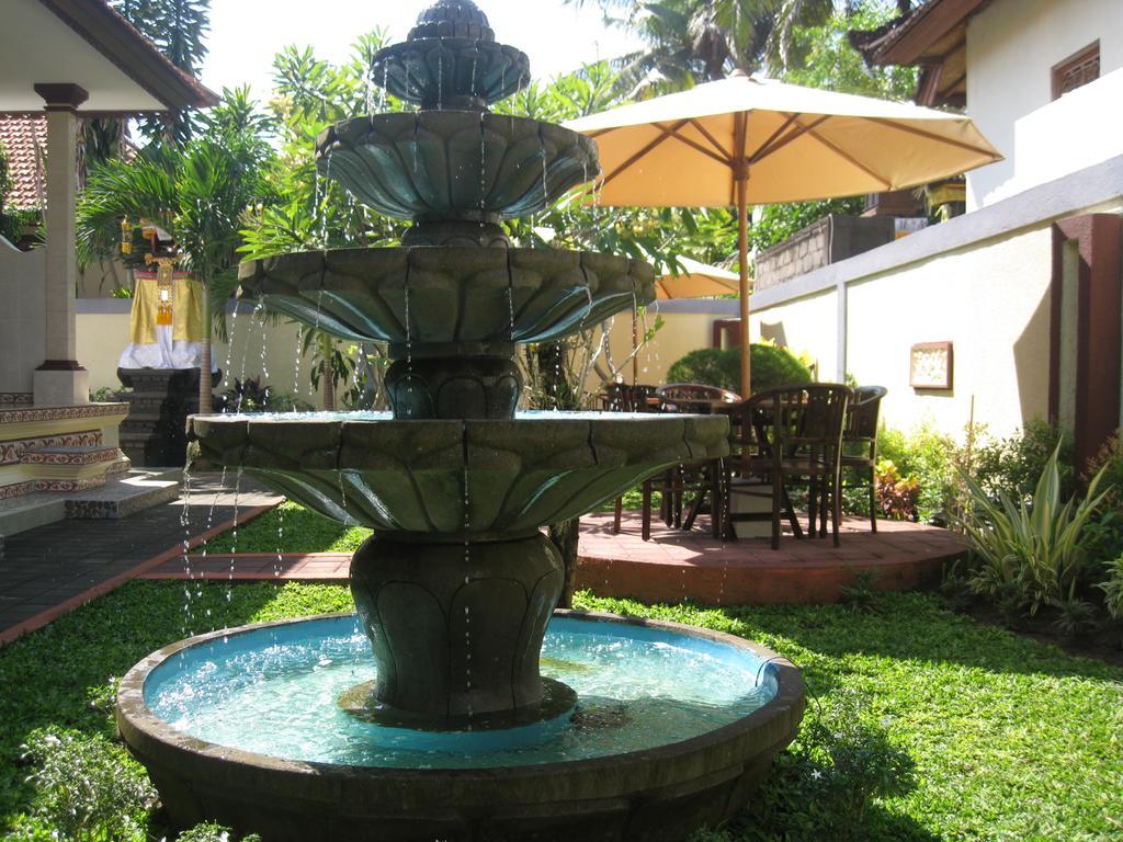Frangipani Homestay Нуса Дуа Екстериор снимка