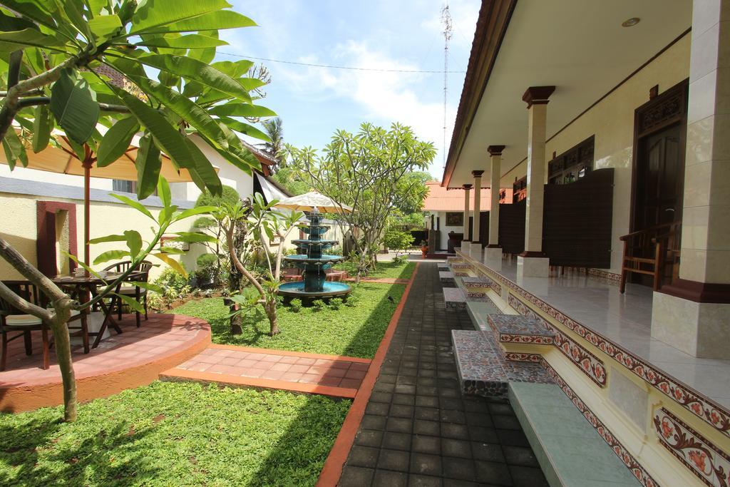 Frangipani Homestay Нуса Дуа Екстериор снимка